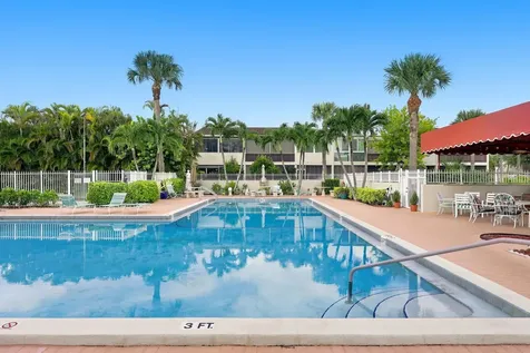 2532 Boundbrook Drive S Palm Springs FL 33406
