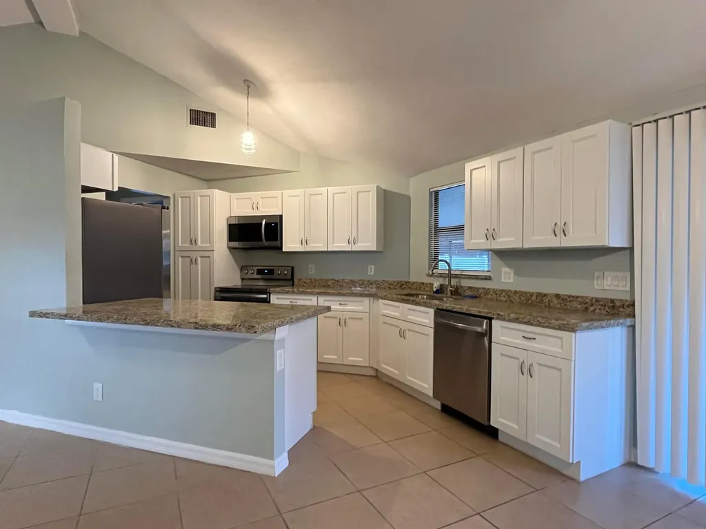1258 SE Mc Farlane Avenue Port St Lucie FL 34952