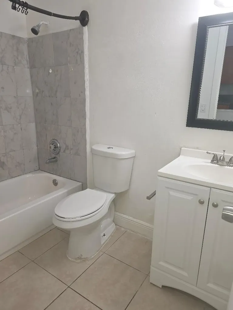 3640 NE 1st Avenue Oakland Park FL 33334