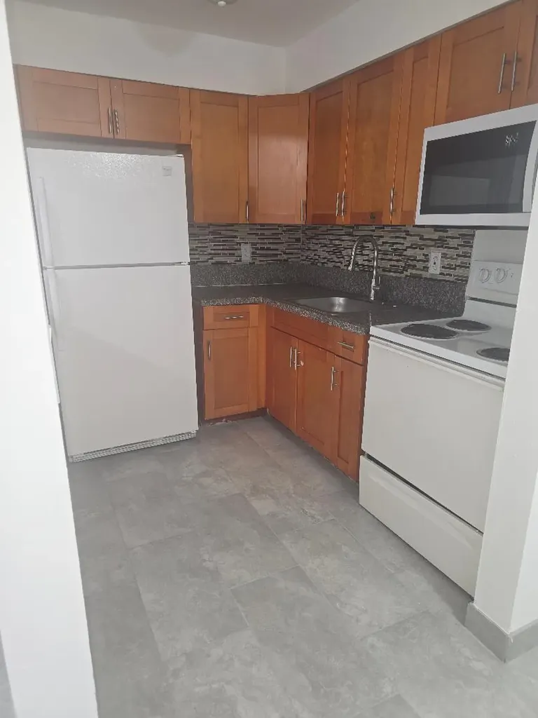 3640 NE 1st Avenue Oakland Park FL 33334
