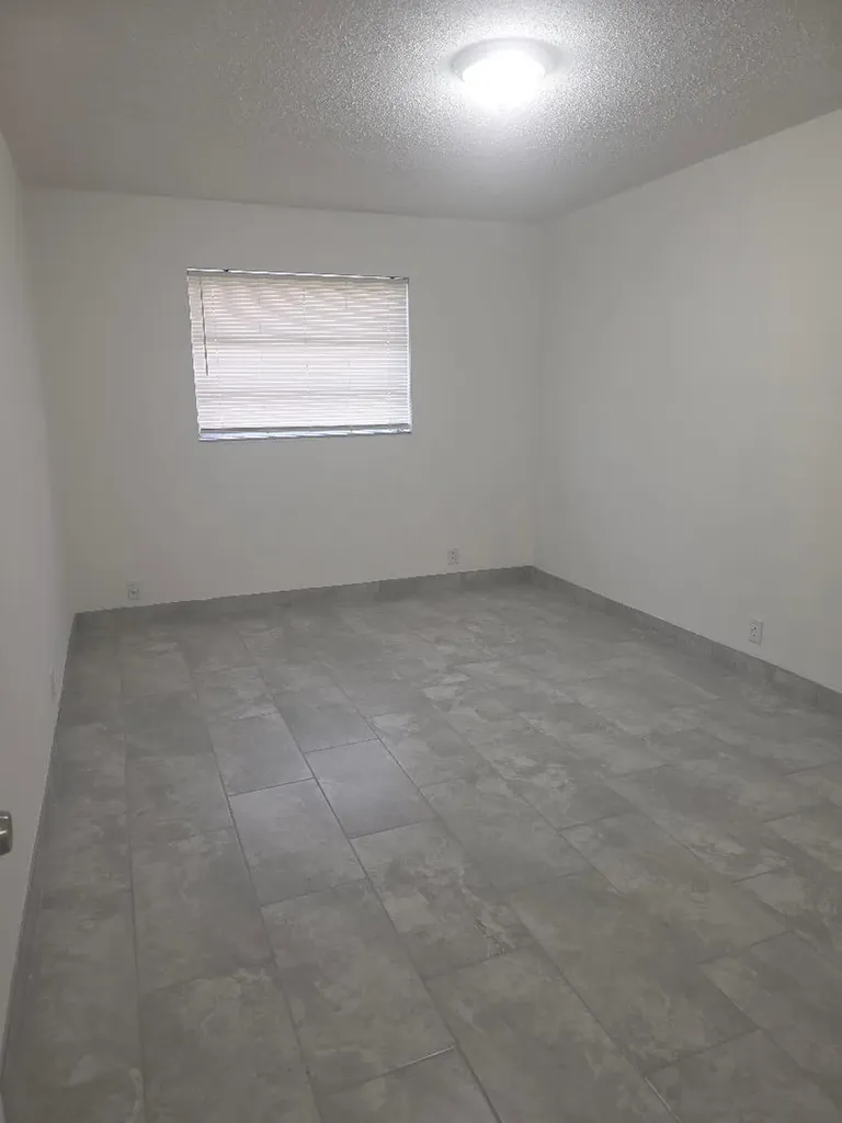 3640 NE 1st Avenue Oakland Park FL 33334