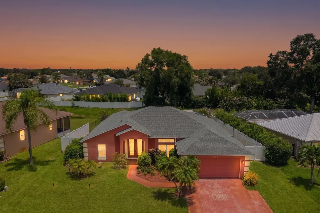 631 SE Stow Terrace Port St Lucie FL 34984