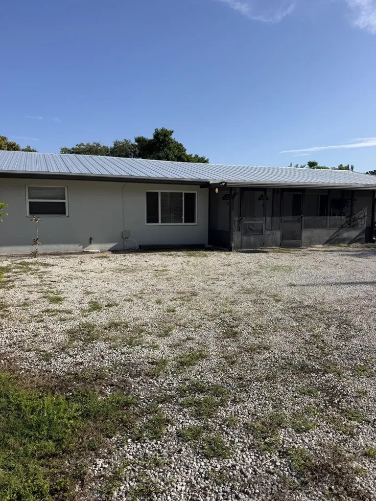 2727 SE Normand Street Stuart FL 34997