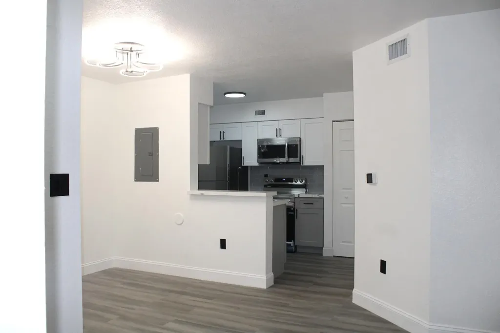 2820 N Oakland Forest Drive N Oakland Park FL 33309