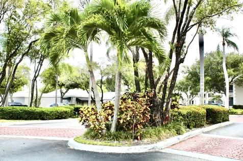 2820 N Oakland Forest Drive N Oakland Park FL 33309