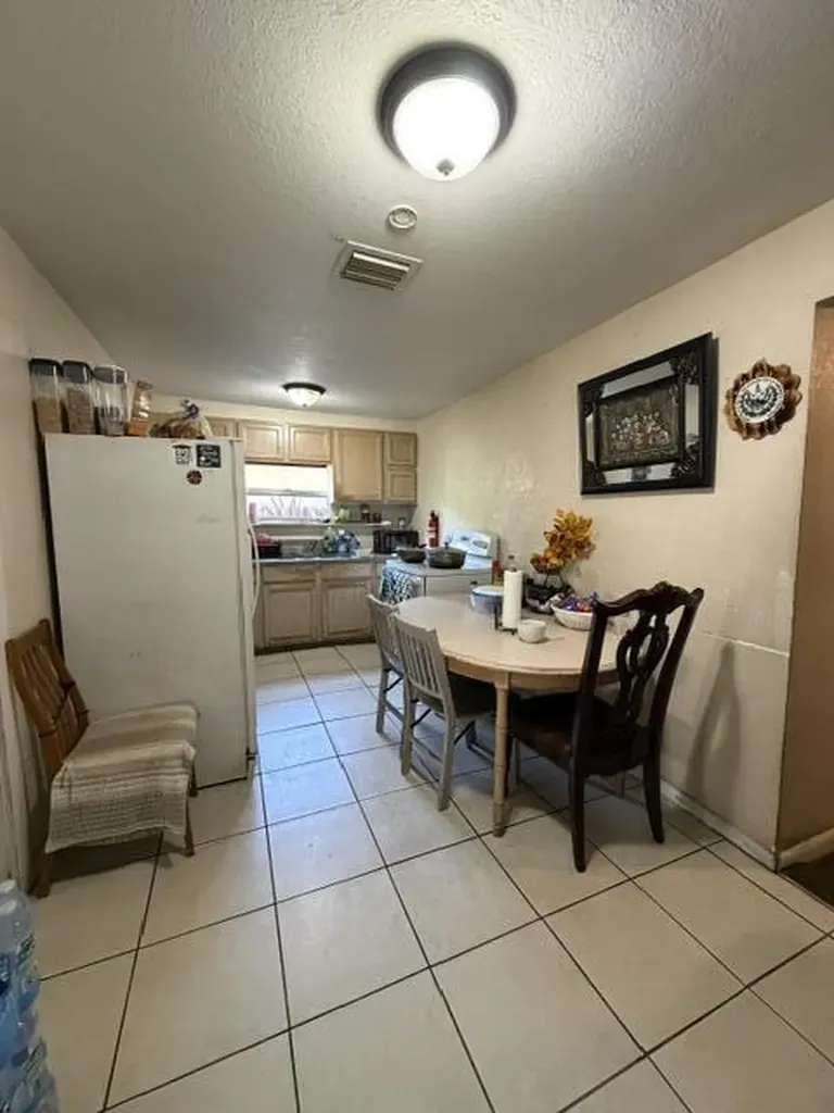 1009 S Pine Street Lake Worth Beach FL 33460