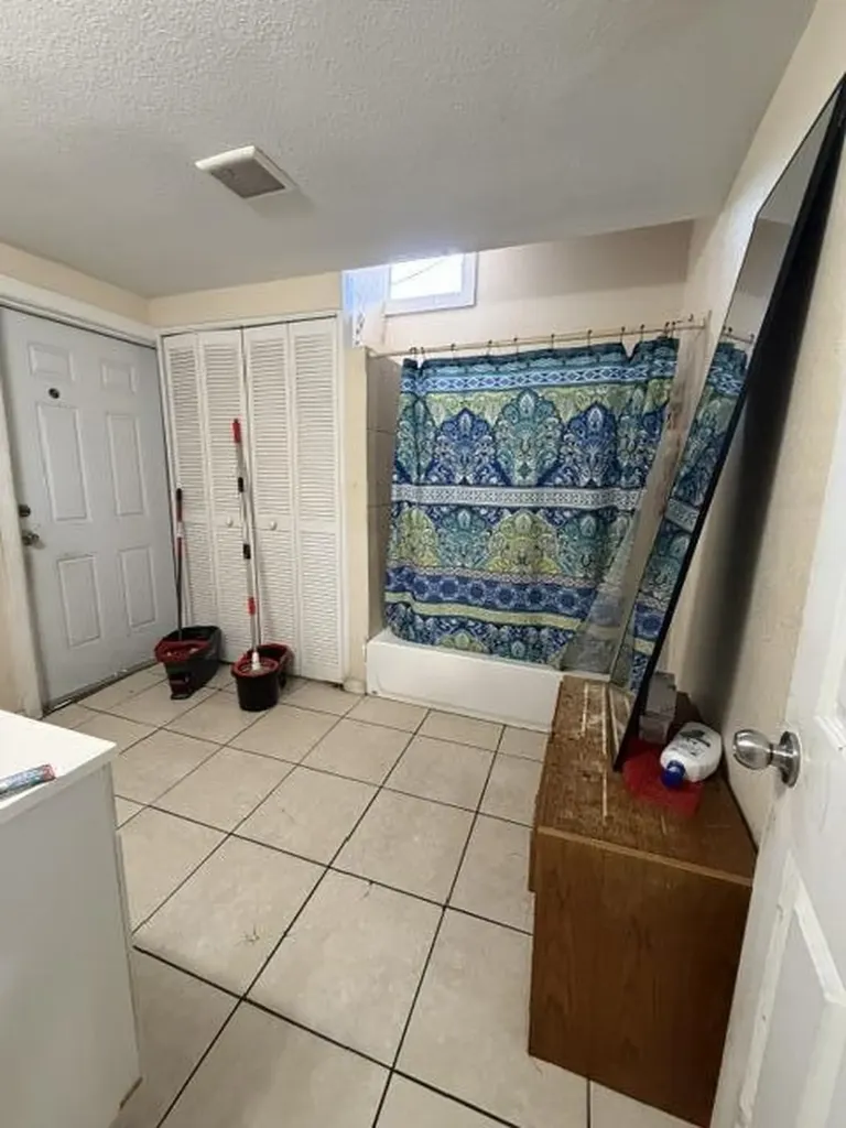 1009 S Pine Street Lake Worth Beach FL 33460