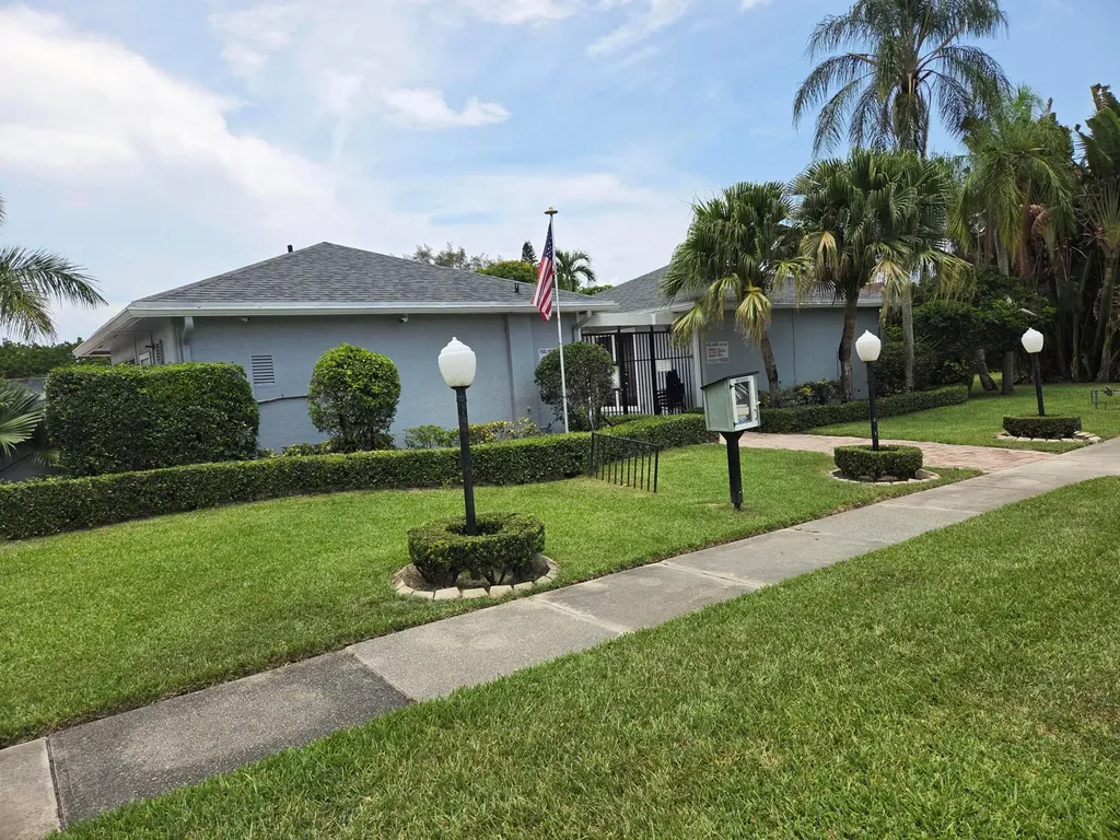 9123 Pine Springs Drive Boca Raton FL 33428