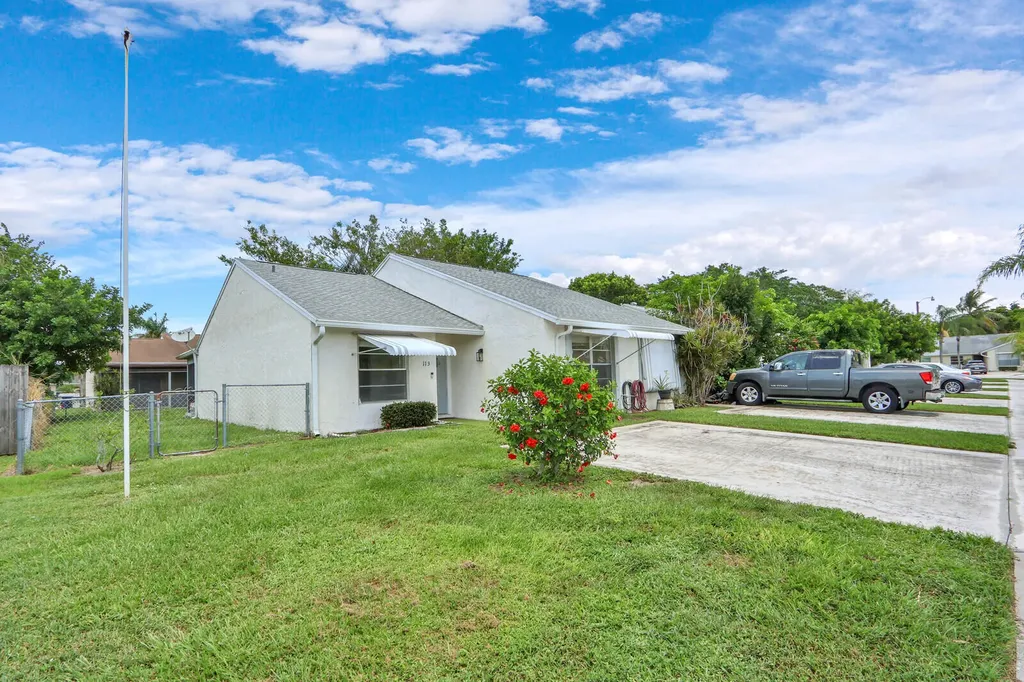 113 Pinewood Court Jupiter FL 33458