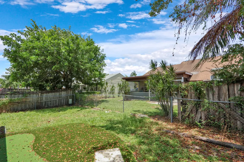 113 Pinewood Court Jupiter FL 33458