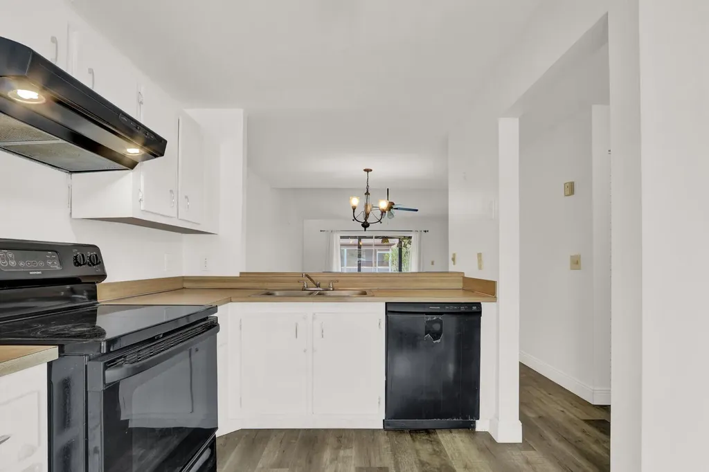 113 Pinewood Court Jupiter FL 33458