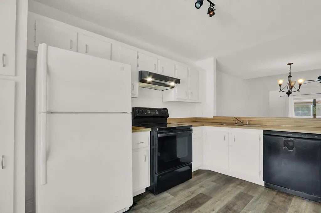 113 Pinewood Court Jupiter FL 33458