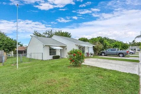 113 Pinewood Court Jupiter FL 33458