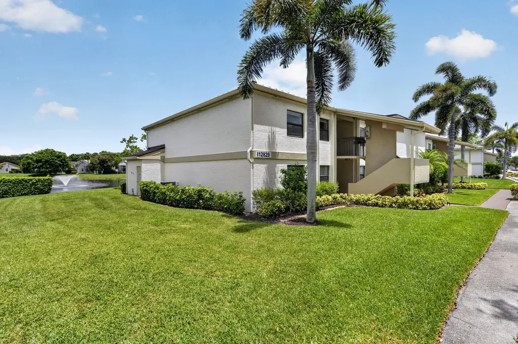12829 Briarlake Drive Palm Beach Gardens FL 33418
