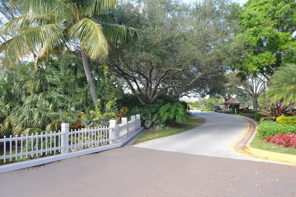 12829 Briarlake Drive Palm Beach Gardens FL 33418