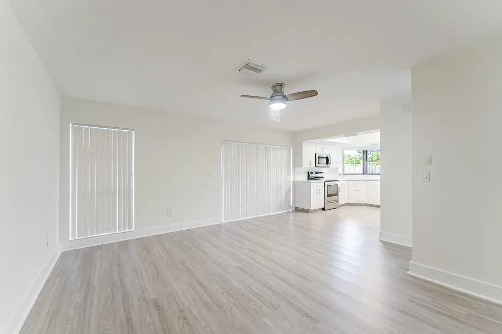 3048 NW 27th Terrace Boca Raton FL 33434