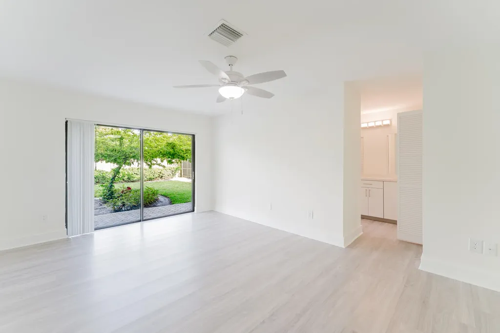 3048 NW 27th Terrace Boca Raton FL 33434