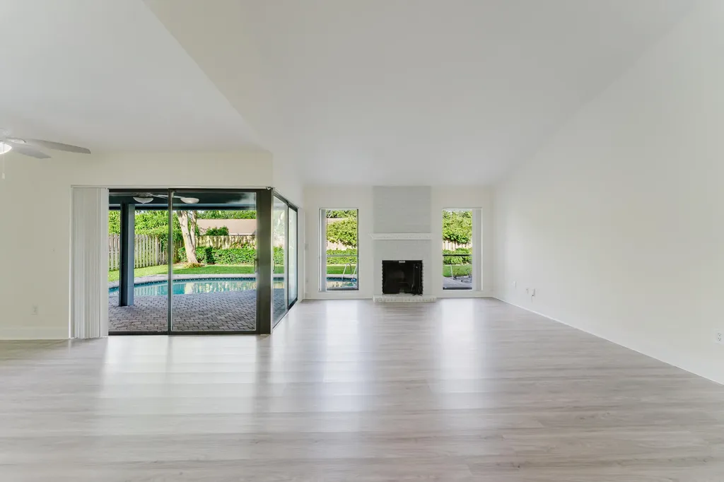 3048 NW 27th Terrace Boca Raton FL 33434