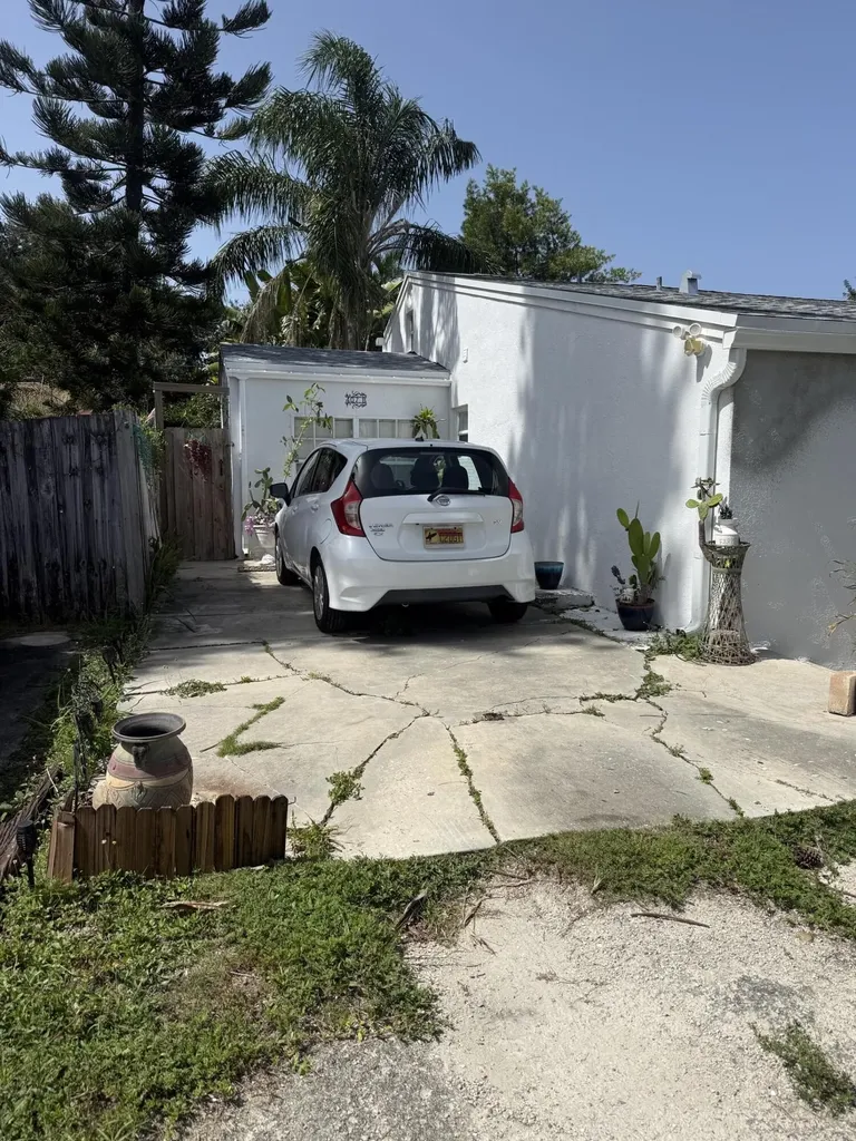 407 W Palm Street Lantana FL 33462