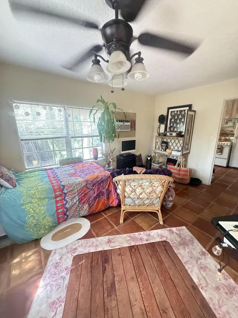 407 W Palm Street Lantana FL 33462