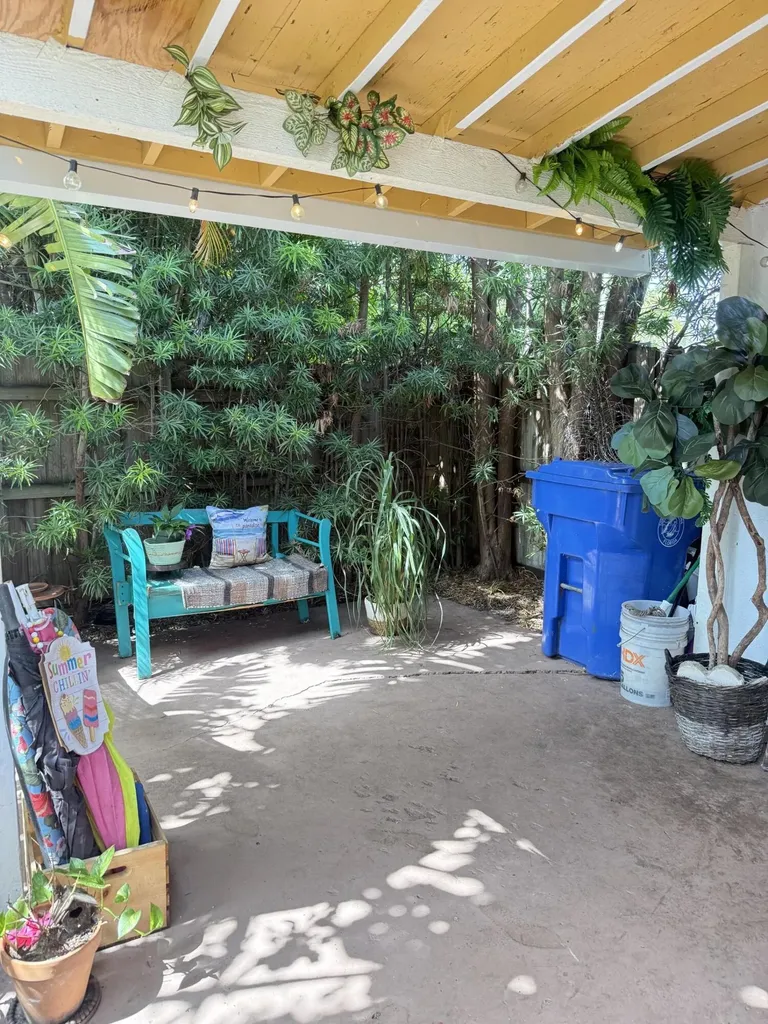 407 W Palm Street Lantana FL 33462