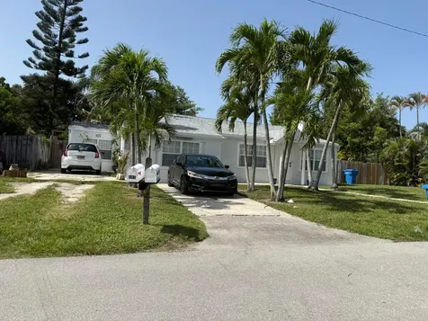 407 W Palm Street Lantana FL 33462