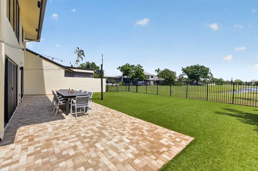 2833 SW 6th Street Delray Beach FL 33445