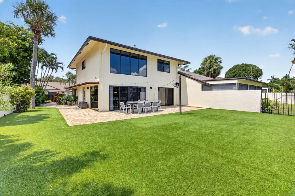 2833 SW 6th Street Delray Beach FL 33445