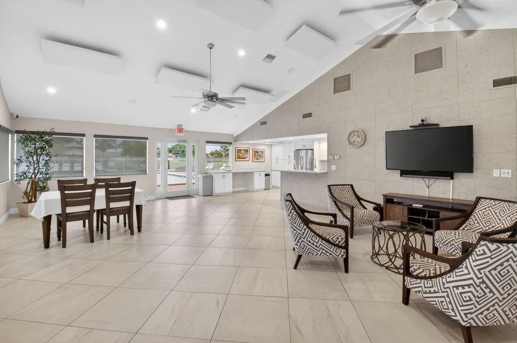 2833 SW 6th Street Delray Beach FL 33445