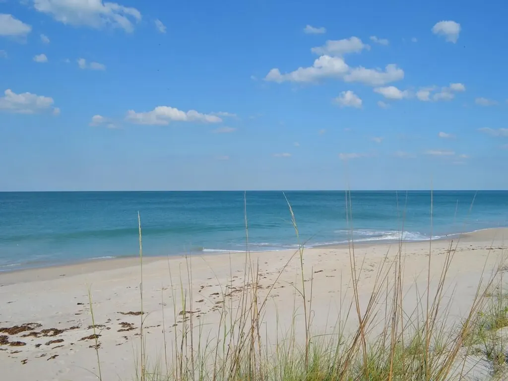 2333 Indian River Boulevard Vero Beach FL 32960