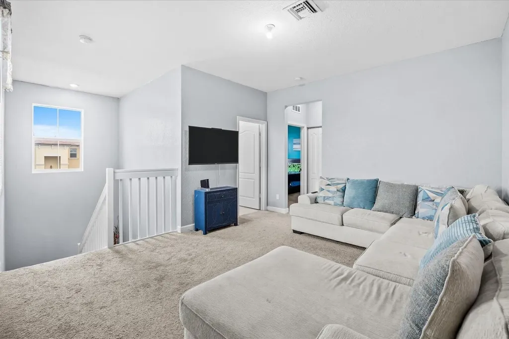 7432 NW Greenspring Street Port St Lucie FL 34987