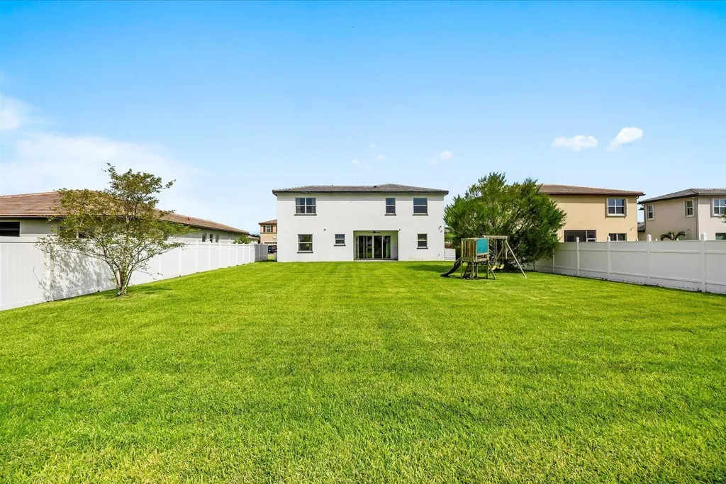 7432 NW Greenspring Street Port St Lucie FL 34987