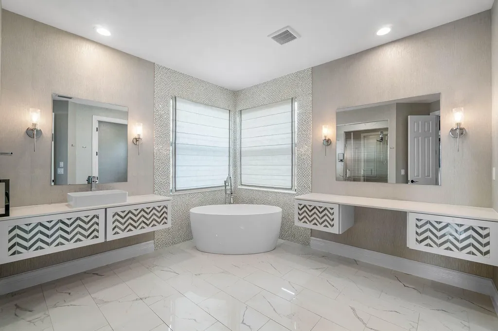 9747 Vitrail Lane Delray Beach FL 33446