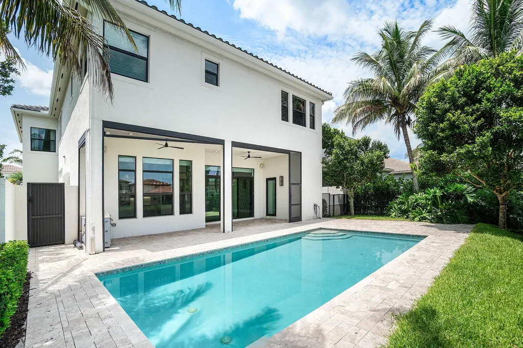 9747 Vitrail Lane Delray Beach FL 33446