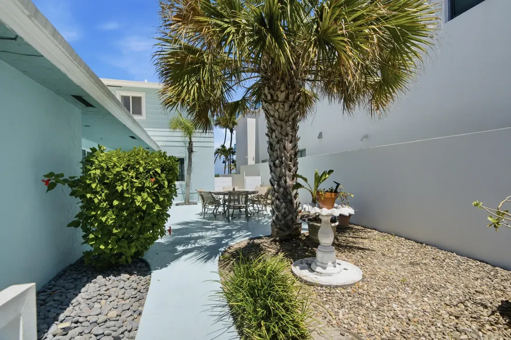 1735 N Fort Lauderdale Beach Boulevard Fort Lauderdale FL 33305