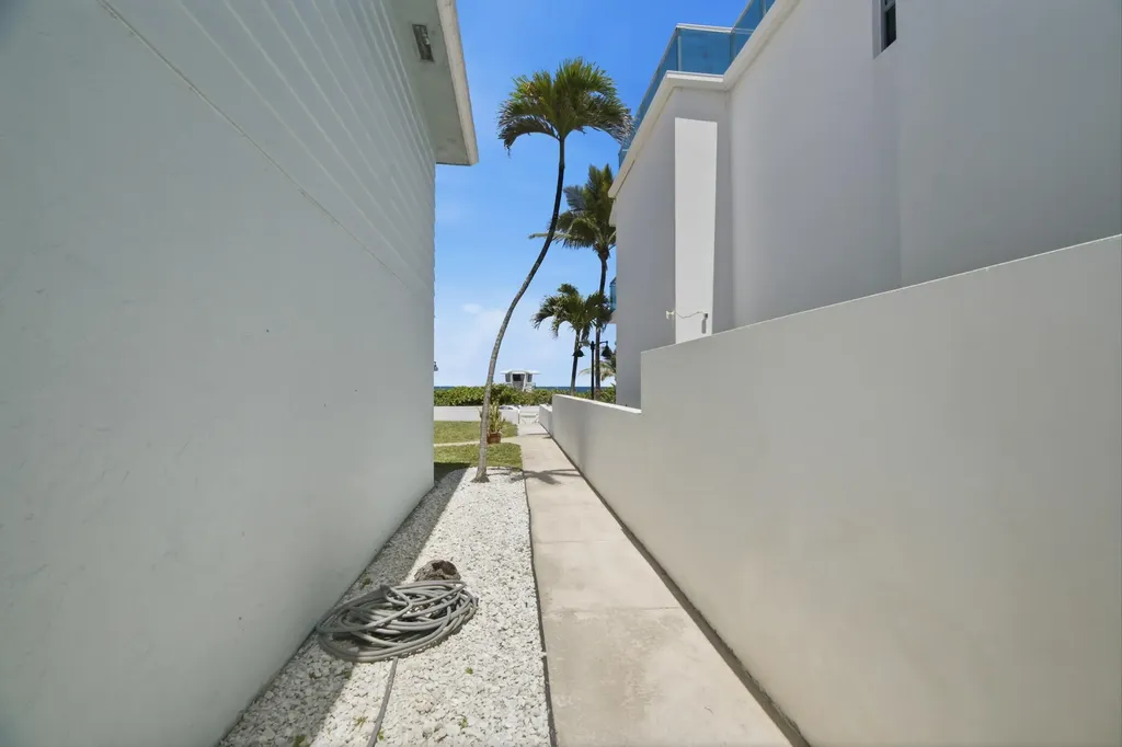 1735 N Fort Lauderdale Beach Boulevard Fort Lauderdale FL 33305