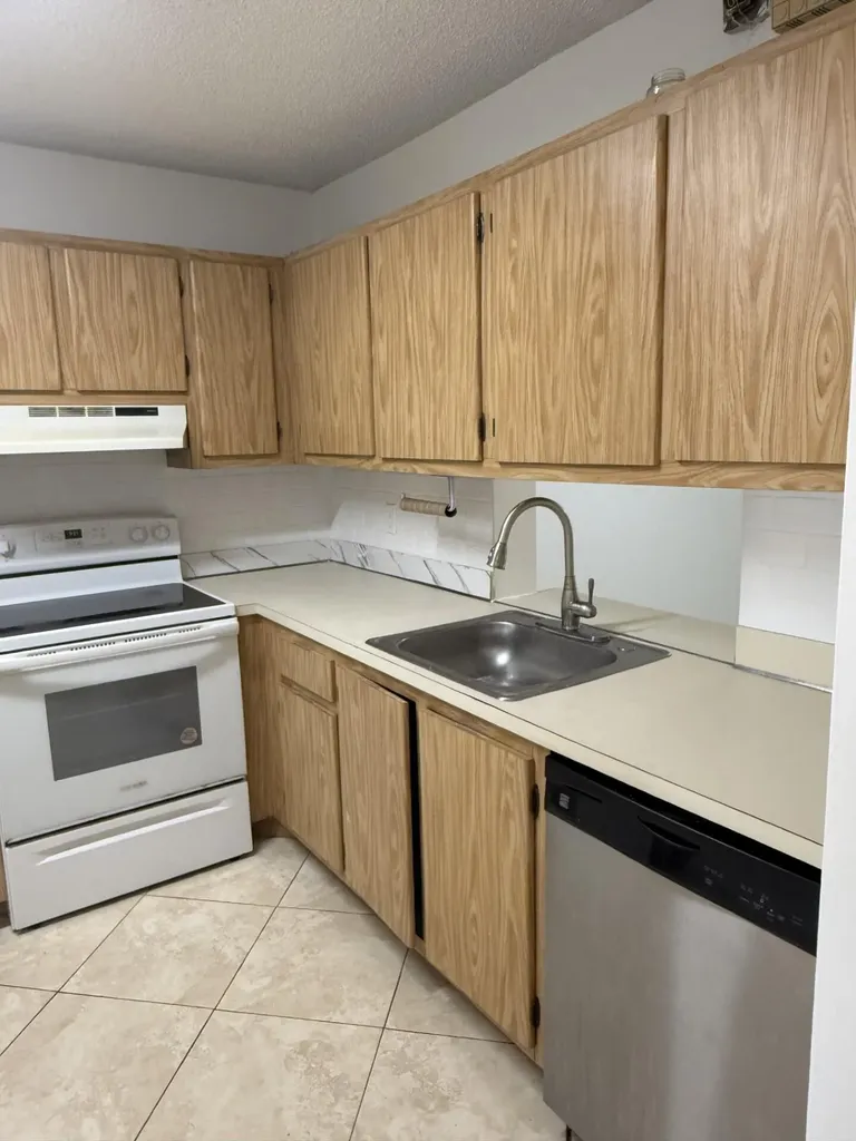 8798 Holly Court Tamarac FL 33321