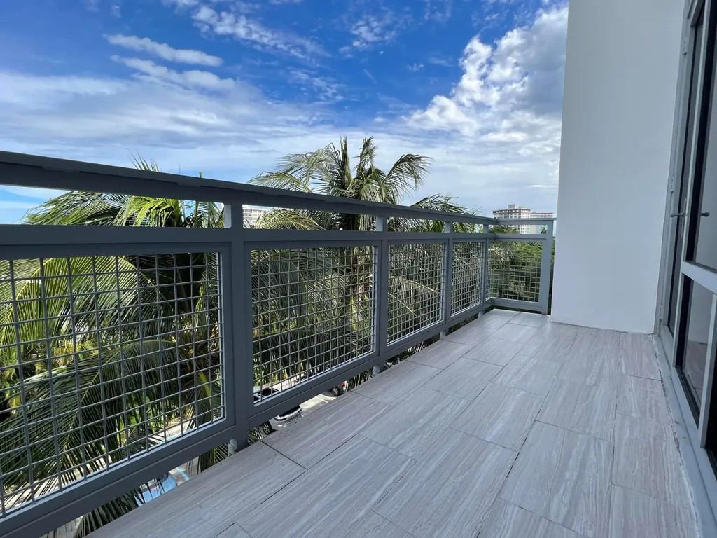 335 SE 6th Avenue Delray Beach FL 33483