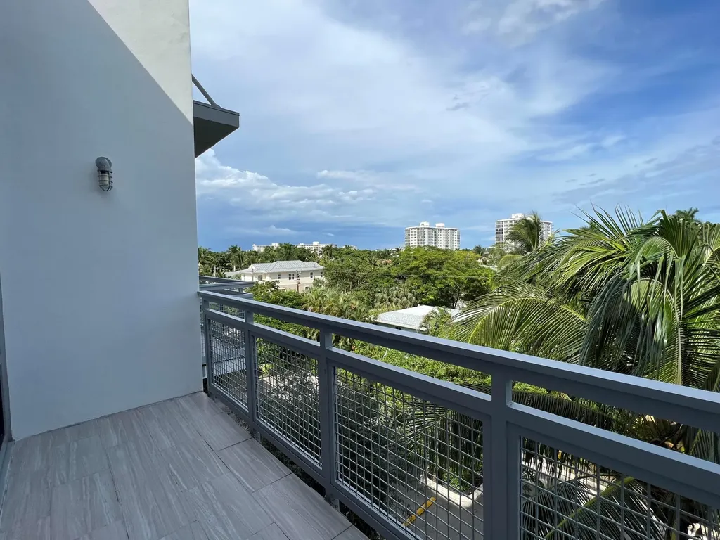 335 SE 6th Avenue Delray Beach FL 33483