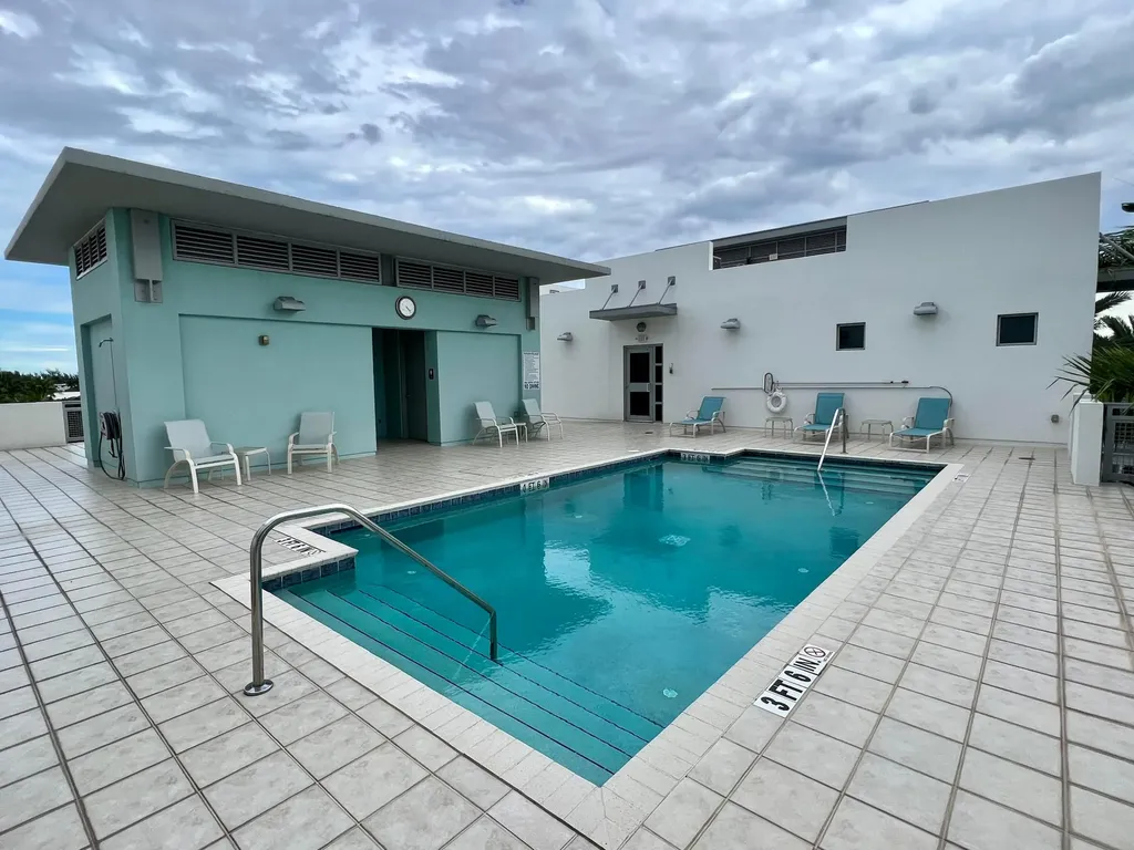 335 SE 6th Avenue Delray Beach FL 33483