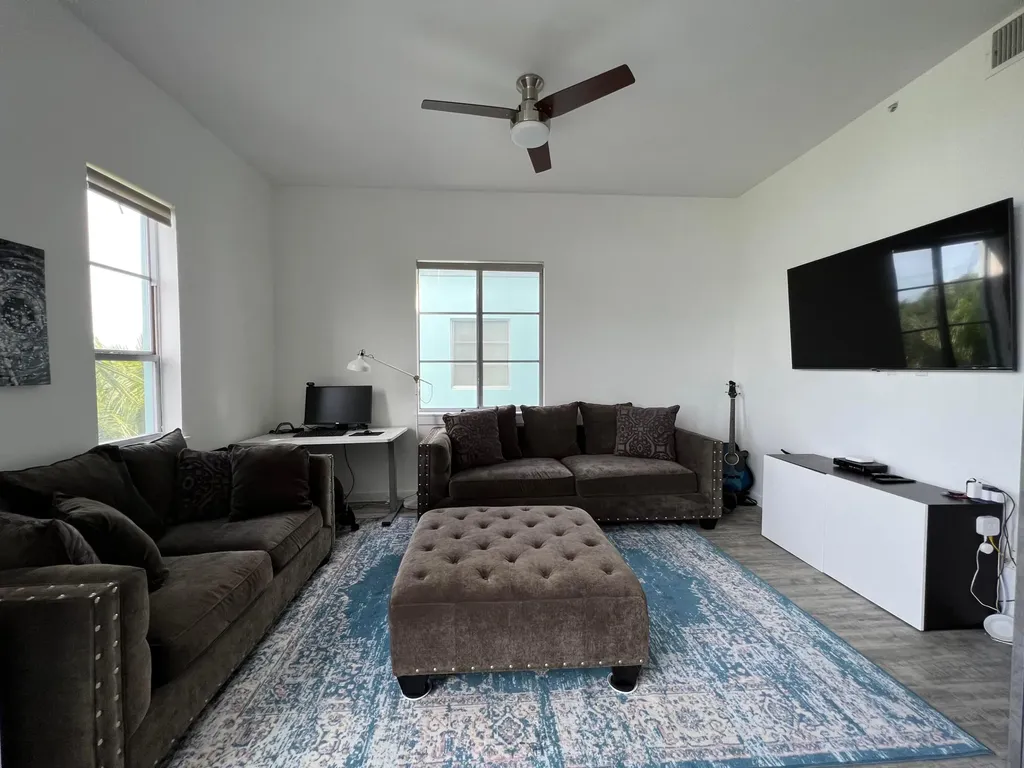 335 SE 6th Avenue Delray Beach FL 33483