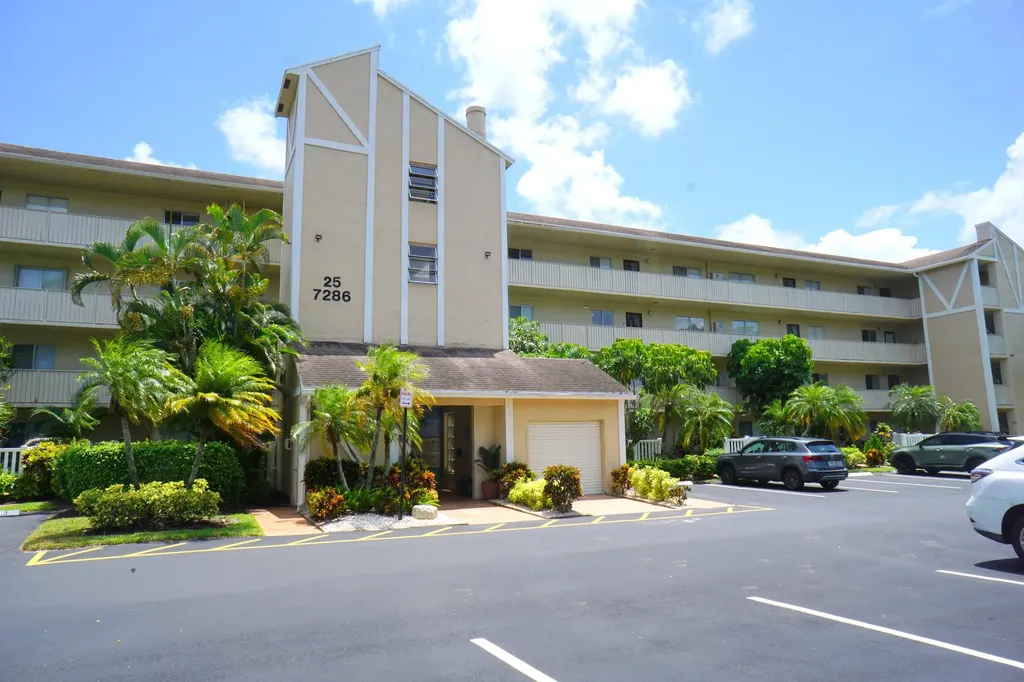 7286 Huntington Lane Delray Beach FL 33446