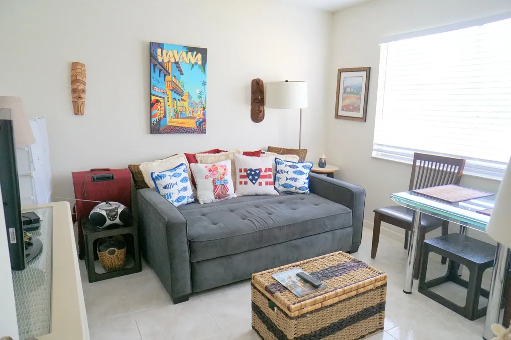 7286 Huntington Lane Delray Beach FL 33446