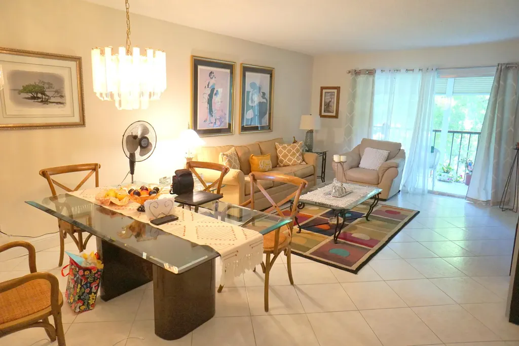 7286 Huntington Lane Delray Beach FL 33446