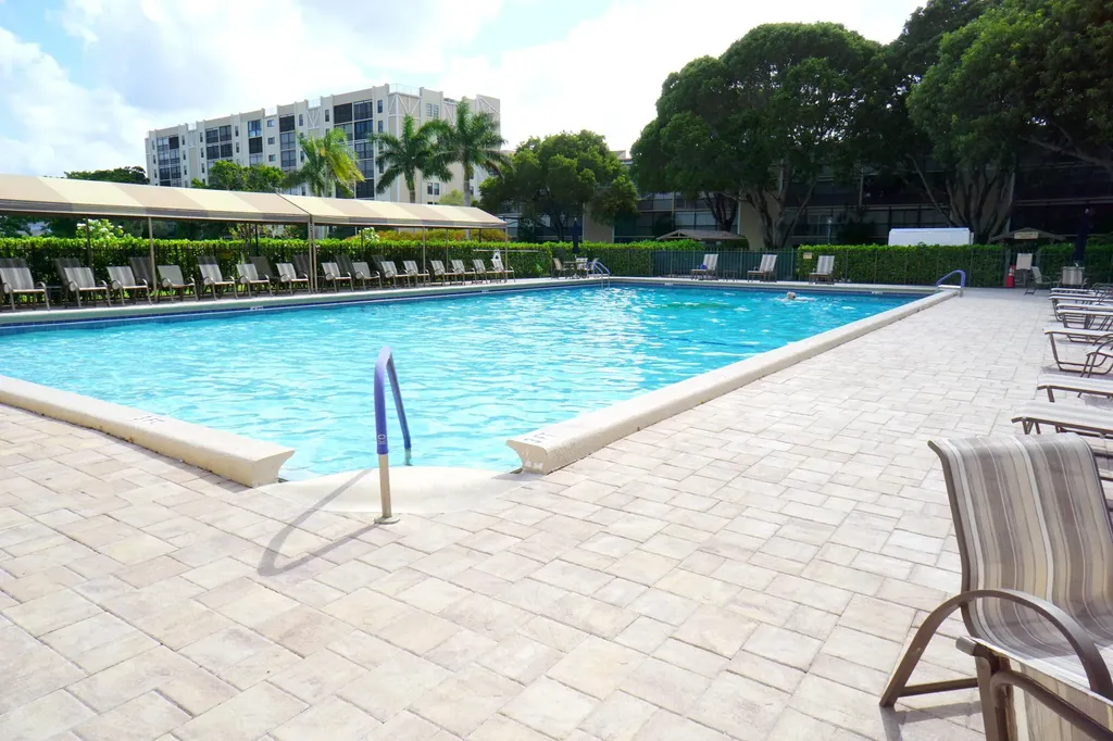 7286 Huntington Lane Delray Beach FL 33446