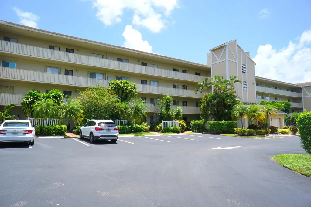7286 Huntington Lane Delray Beach FL 33446
