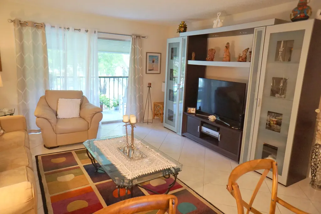 7286 Huntington Lane Delray Beach FL 33446