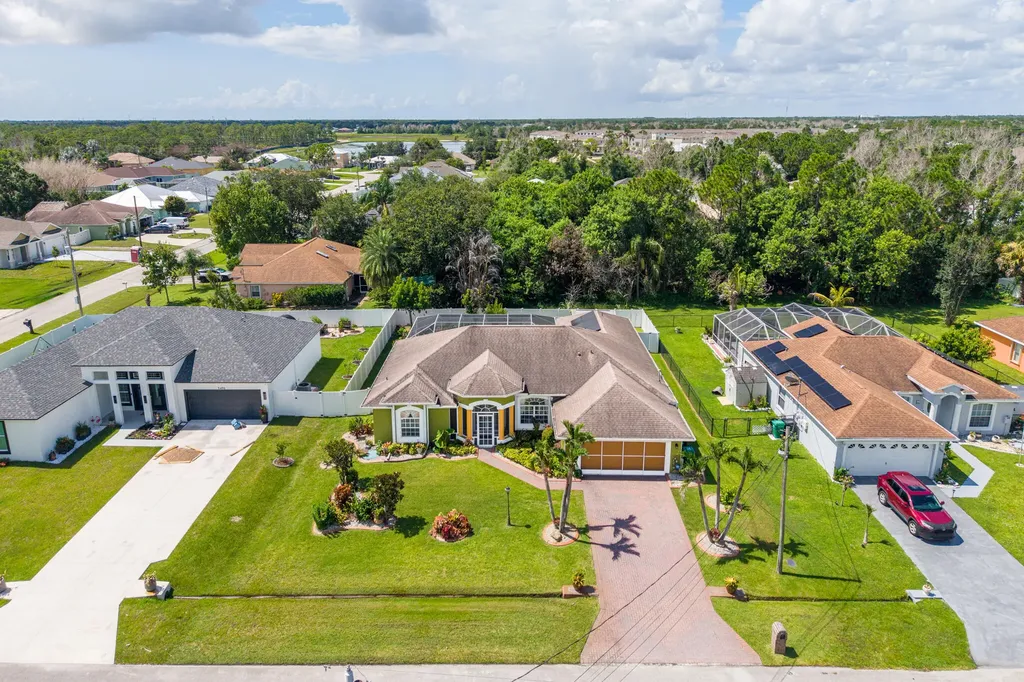 5493 NW Chapel Court Port St Lucie FL 34986