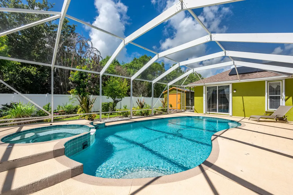 5493 NW Chapel Court Port St Lucie FL 34986
