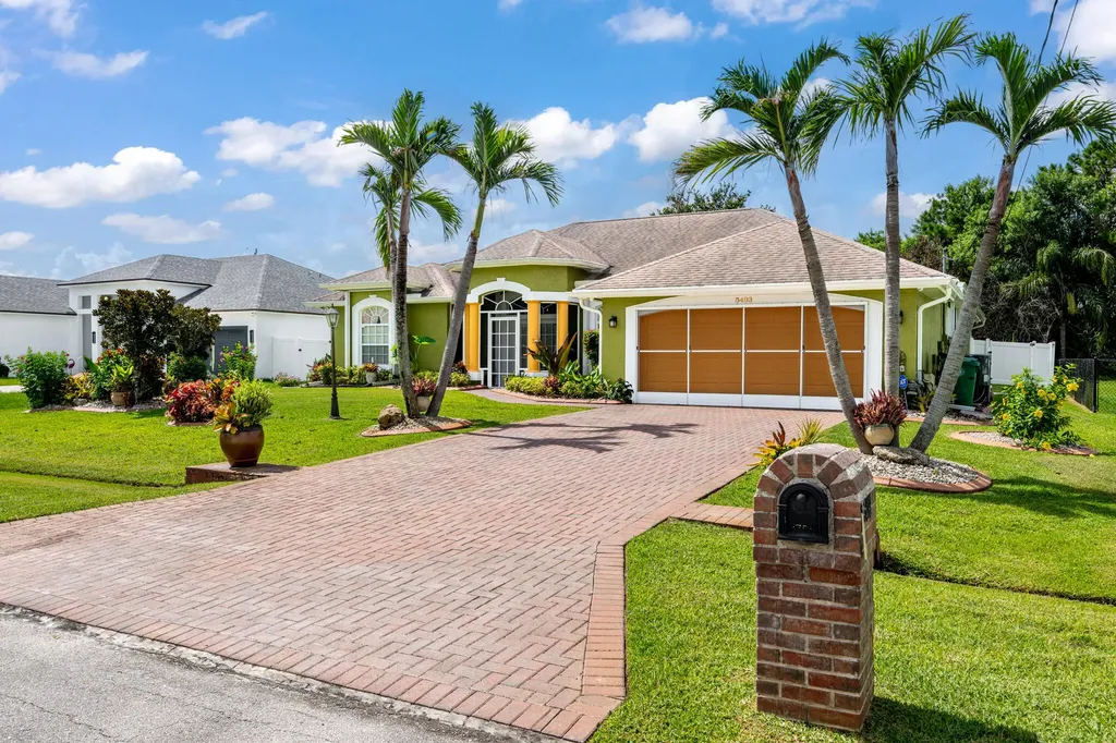 5493 NW Chapel Court Port St Lucie FL 34986